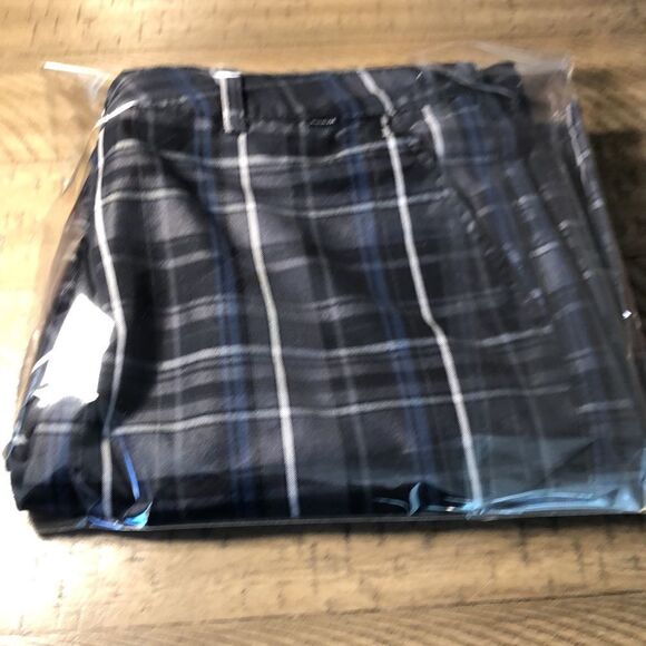 Hurley 4 pocket Shorts 🩳 in Blue and Gray Plaid. - Picture 17 of 17